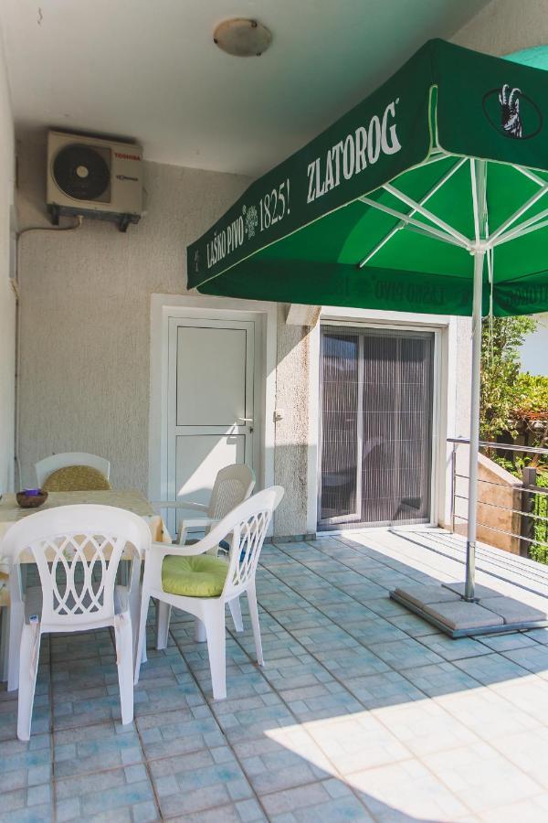 Apartmani Males Rogoznica  Exterior photo
