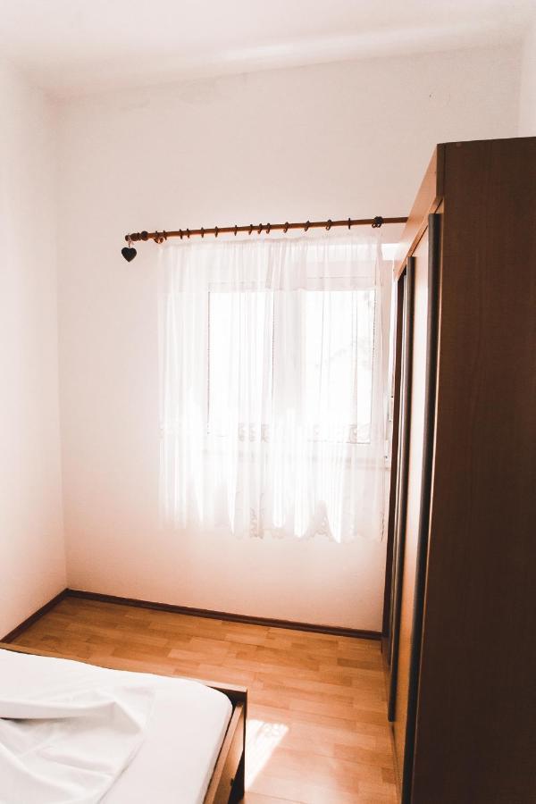 Apartmani Males Rogoznica  Exterior photo